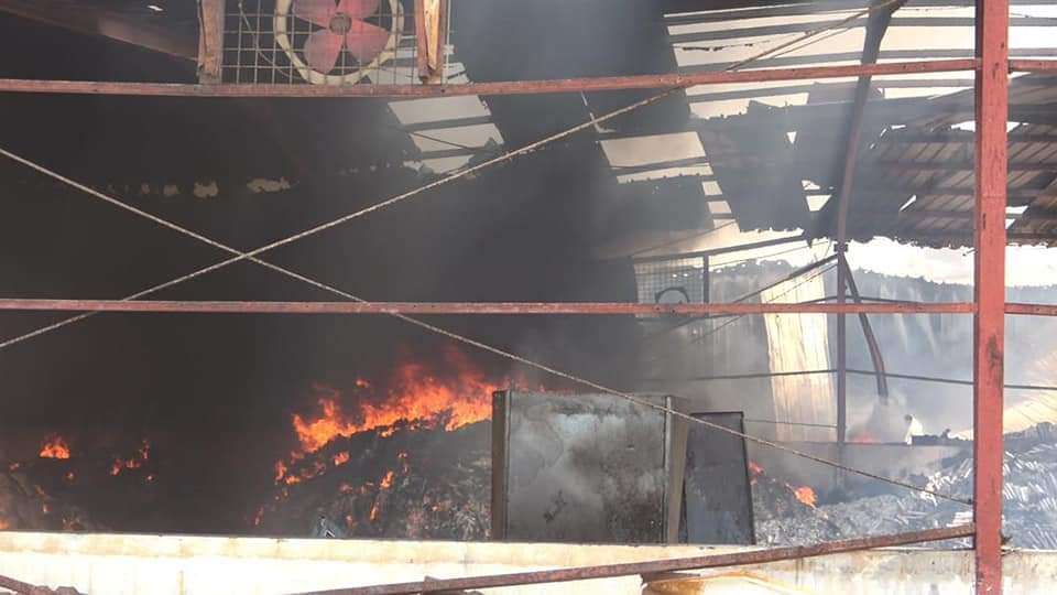 بالصور.. الاضرار التي خلفها استهداف ميناء المخا