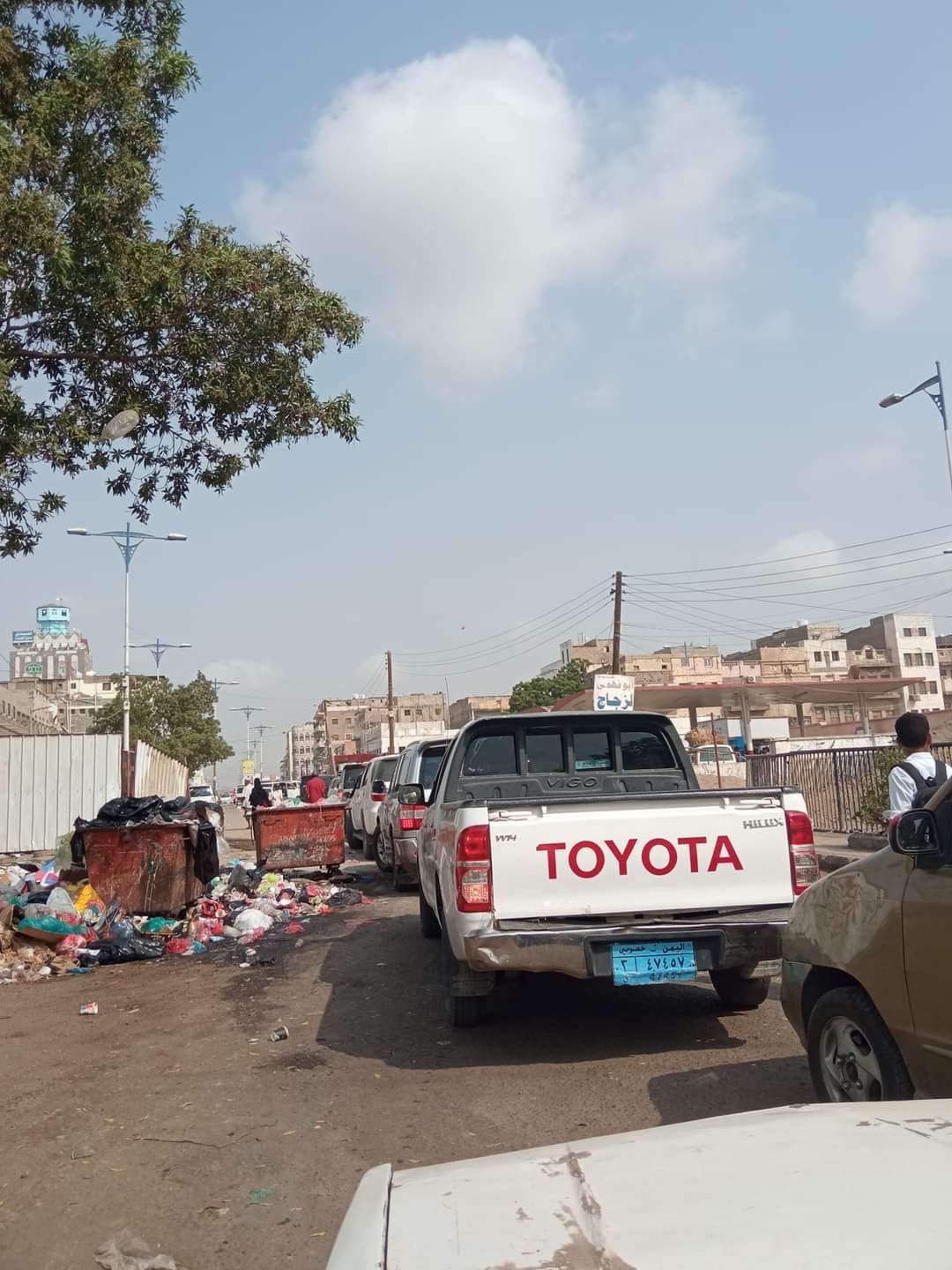 استمرار ازمة البنزين في عدن ومصدر يؤكد رفع سعره خلال ايام استمرار ازمة البنزين في عدن ومصدر يؤكد رفع سعره خلال ايام