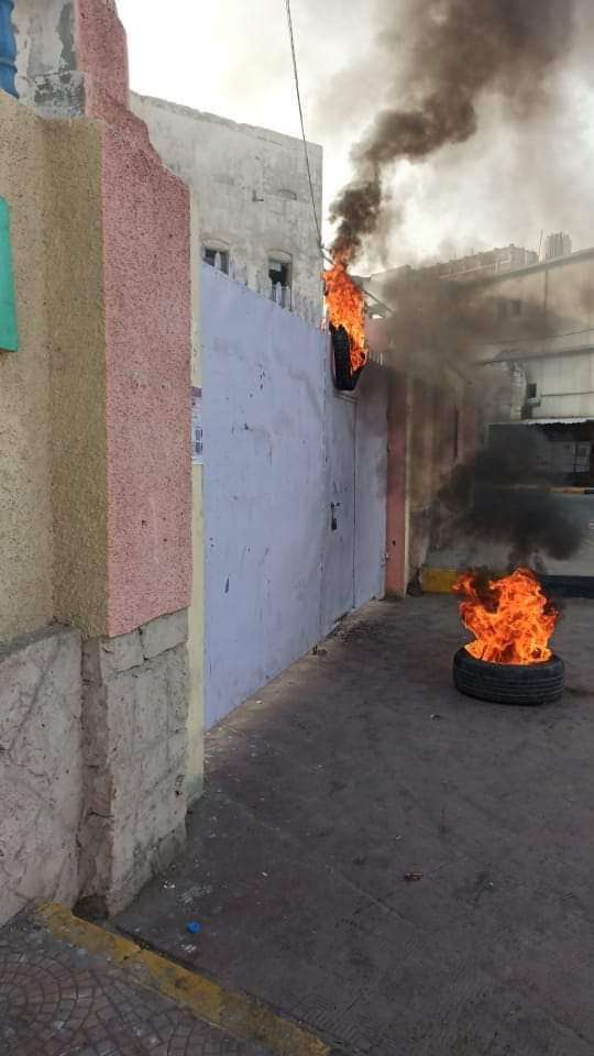 إحتجاجات حاشدة في المكلا تتبعها أعمال شغب و بلطجة (صور) إحتجاجات حاشدة في المكلا تتبعها أعمال شغب و بلطجة (صور)