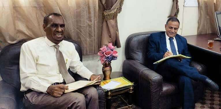 رئيس جامعة عدن يتفقد كلية اللغات والترجمة