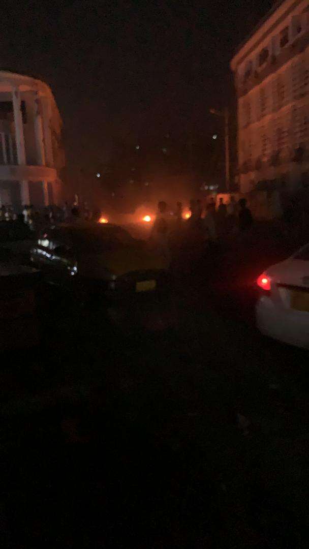 اصابة جنود بانفجار قنبلة في كريتر اصابة جنود بانفجار قنبلة في كريتر