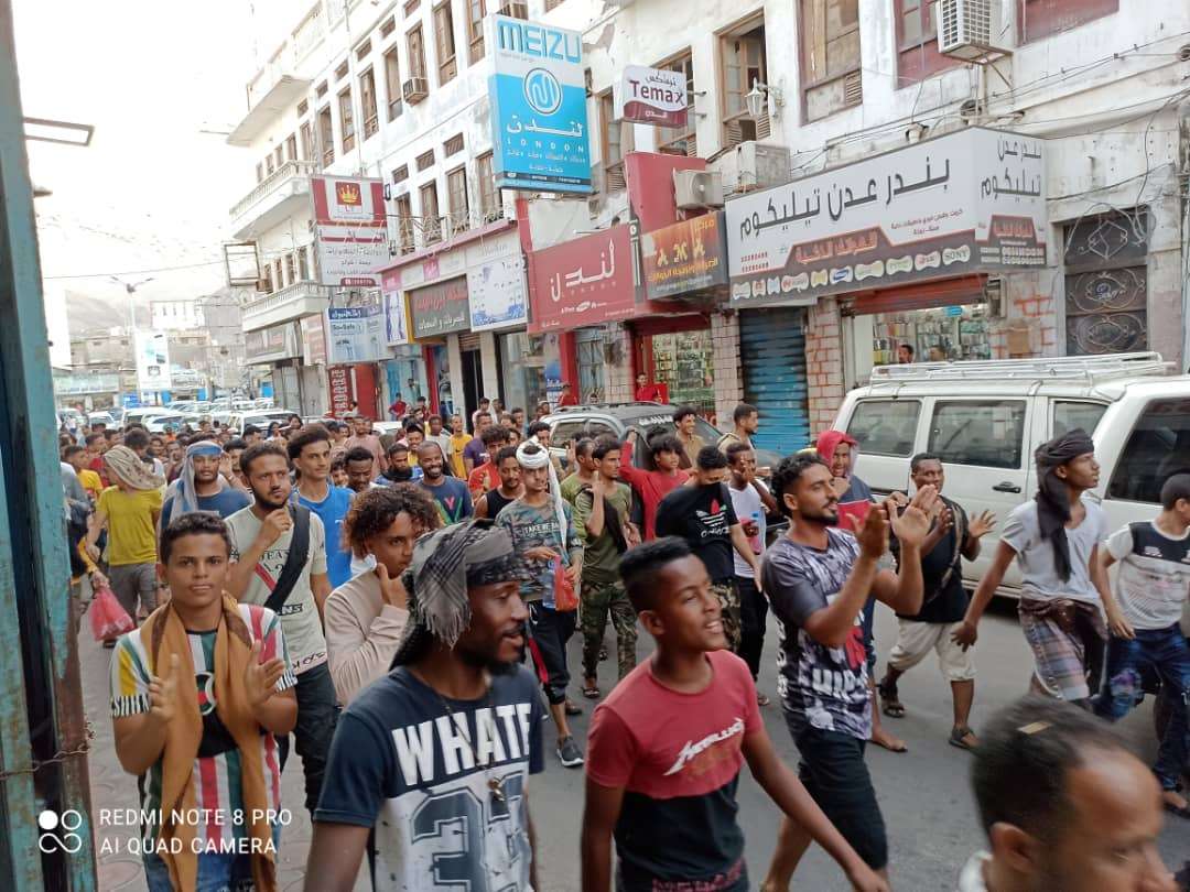 اكاديمي مخاطبا الانتقالي:الحزب الاشتراكي تسبب باحقاد بالجنوب بسبب الممارسات القمعية وصراعاته الدموية فلا تكرروا الاخطاء القاتلة اكاديمي مخاطبا الانتقالي:الحزب الاشتراكي تسبب باحقاد بالجنوب بسبب الممارسات القمعية وصراعاته الدموية فلا تكرروا الاخطاء القاتلة