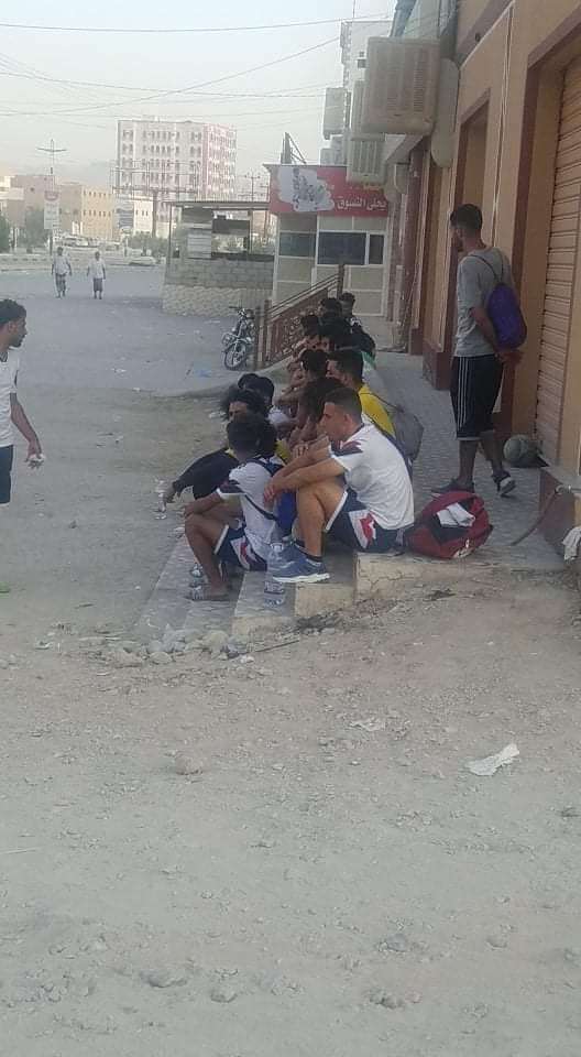 بالصورة.. منع لاعبي فريق شمالي من التدريب بملعب في سيئون استعدادا للمشاركة بدوري العيسي