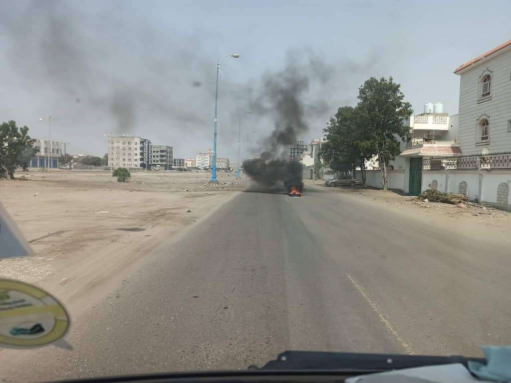 احتجاجات في خورمكسر احتجاجا على تدهور الاقتصاد(صورة)