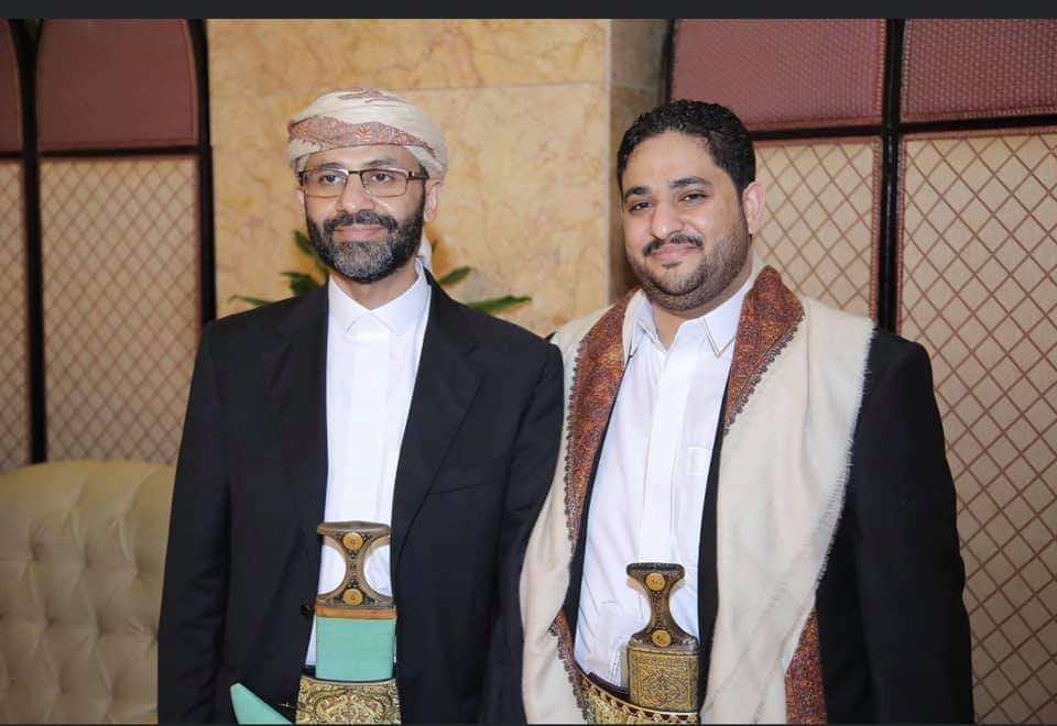 البركاني يبعث برقية عزاء لحميد الأحمر بوفاة نجله