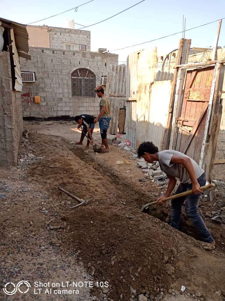 البدء بربط أول كابلات تقوية التيار الكهربائي بصلاح الدين غرب عدن البدء بربط أول كابلات تقوية التيار الكهربائي بصلاح الدين غرب عدن