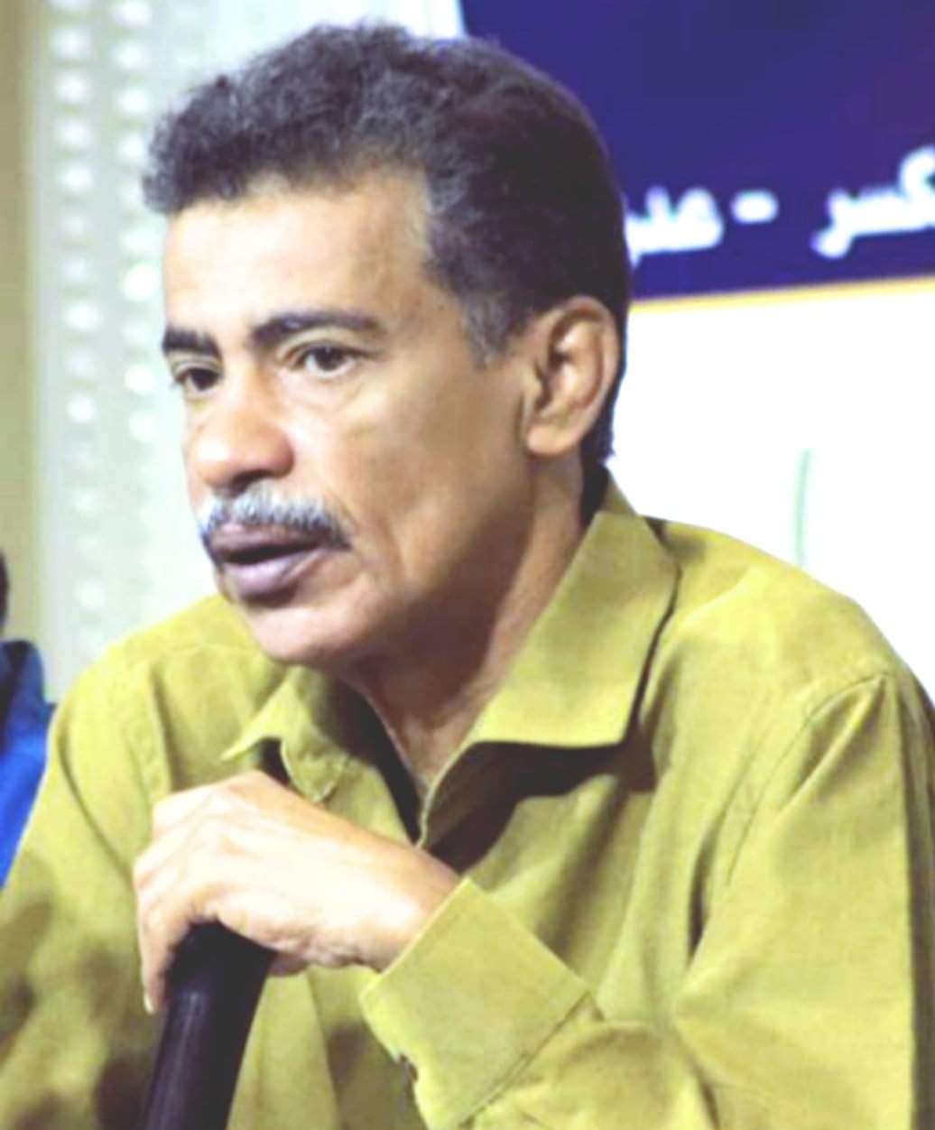 صحفي موال للانتقالي يعلن عن بيع قطعة أرض لتأمين مصاريف علاجه صحفي موال للانتقالي يعلن عن بيع قطعة أرض لتأمين مصاريف علاجه