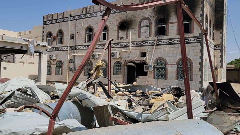 شاهد بالصور .. كيف أصبح منزل العرادة عقب إستهدافه