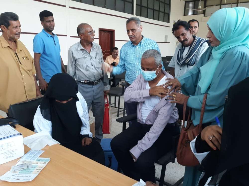 تدشين حملة التحصين ضد كوفيد 19 بالعاصمة عدن تدشين حملة التحصين ضد كوفيد 19 بالعاصمة عدن