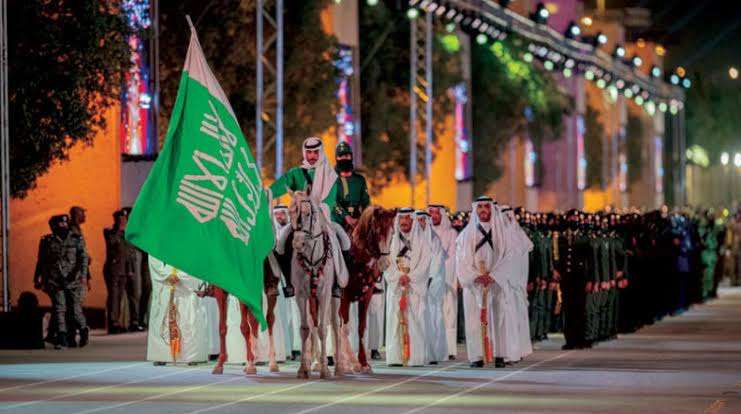 بطريقة غير مسبوقة.. الاف اليمنيين يحتفلون بتأسيس السعودية