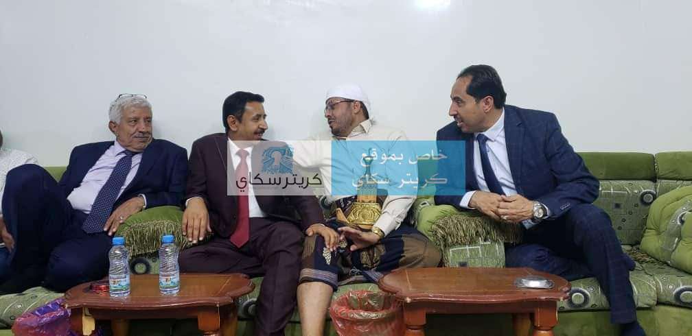عاجل :وزراء بالشرعية يصلون شبوة(صورة)