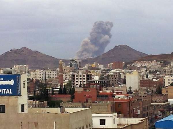 الحوثيون: التحالف يشن 11 غارة جوية على عدة محافظات الحوثيون: التحالف يشن 11 غارة جوية على عدة محافظات