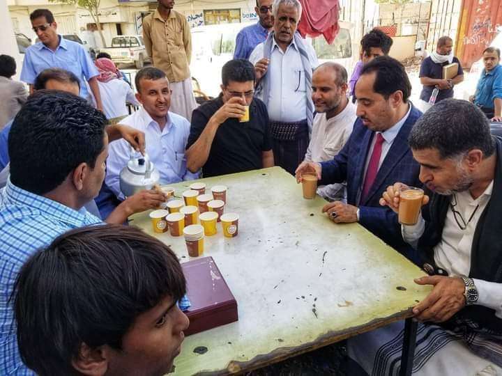 صورة للوزير البكري في شبوة تثير الاعجاب