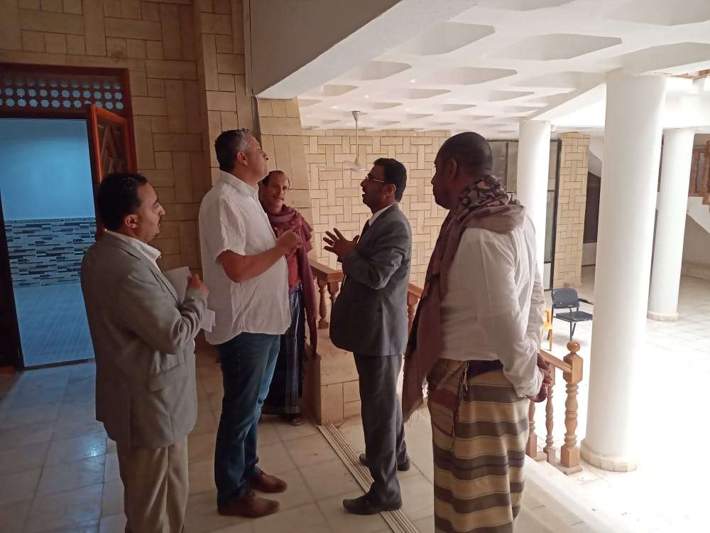 وزير الثقافة يزور مركز الشاعر يسلم بن علي في شبوة