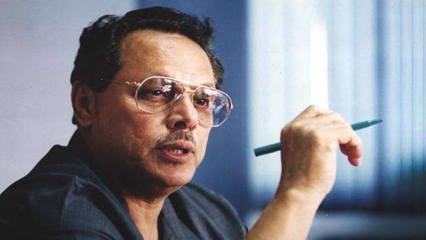 الرئيس علي ناصر محمد يعزي الحبيب ابربكر المشهور بوفاة شقيقه الرئيس علي ناصر محمد يعزي الحبيب ابربكر المشهور بوفاة شقيقه