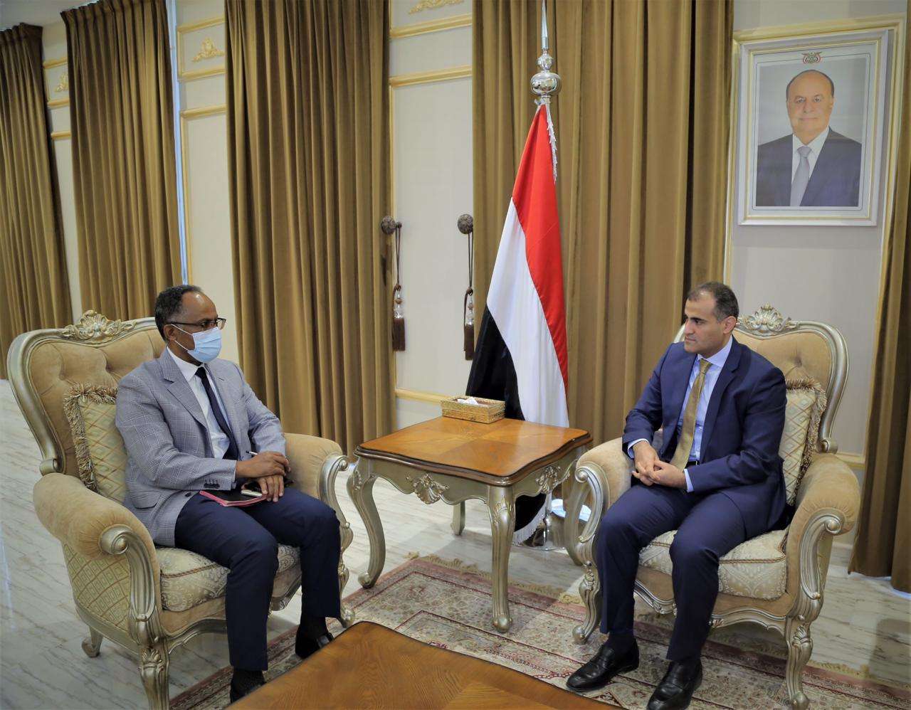 وزير الخارجية يناقش مع الصليب الاحمر الاجراءات اللوجستية لاتمام عملية تبادل الاسرى والمعتقلين