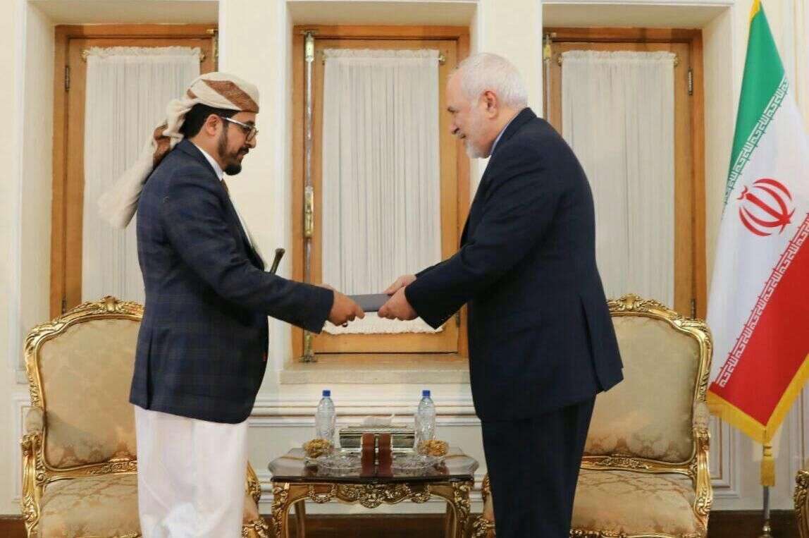 الحوثييون يوقعون اتفاقية مع إيران لنقل تجربة تصنيع المعدات الزراعية إلى اليمن الحوثييون يوقعون اتفاقية مع إيران لنقل تجربة تصنيع المعدات الزراعية إلى اليمن