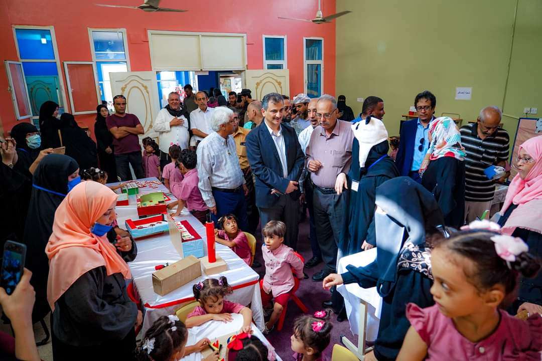 المحافظ لملس يدشن العام الدراسي لرياض الأطفال ويشارك طلاب روضة الضياء بالتواهي احتفالهم بذكرى ثورة 14 أكتوبر المجيدة المحافظ لملس يدشن العام الدراسي لرياض الأطفال ويشارك طلاب روضة الضياء بالتواهي احتفالهم بذكرى ثورة 14 أكتوبر المجيدة