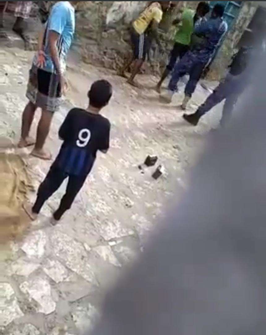تفاعلا مع كريتر سكاي.. اعتقال جنديين اعتدوا على اطفال في حضرموت