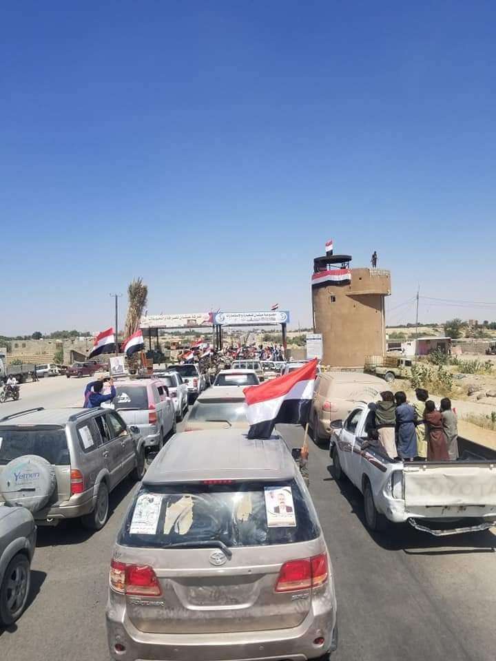 بالصور .. هكذا استقبلت مأرب الأسرى المفرج عنهم لحظة وصولهم اليها