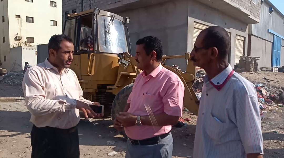 مدير عام المنصورة يؤكد حرص قيادة المديرية في تحسين وتطوير خدمة النظافة والبيئة