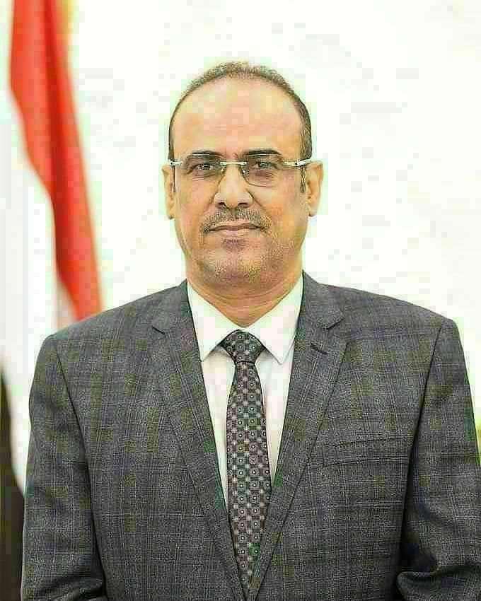 نائب رئيس الوزراء وزير الداخلية يطمئن على سلامة الأستاذ فؤاد راشد بعد نجاته من محاولة الاغتيال الفاشلة في عدن