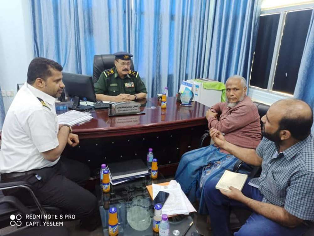وكيل وزارة الداخلية يزور هيئة الشئون البحرية بالمكلا ويشيد بالفرع وكوادره