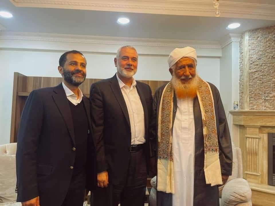 ظهور جديد للزنداني برفقة قائد بارز بحركة حماس ماهي المناسبة؟