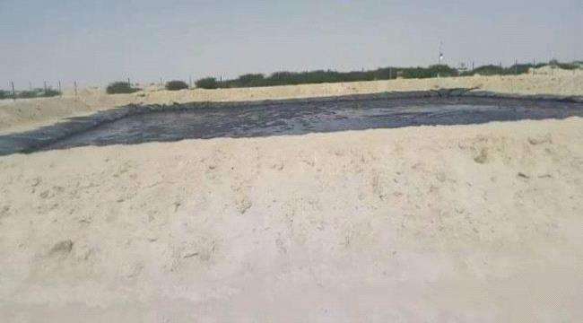 طفح للنفط بمناطق في حضرموت(صورة) طفح للنفط بمناطق في حضرموت(صورة)