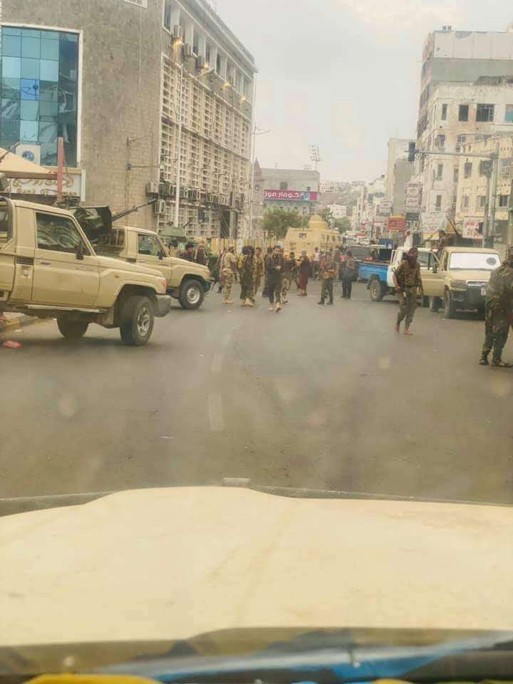 عاجل : ظهور مدرعات حديثة لأول مرة في كريتر(صورة )