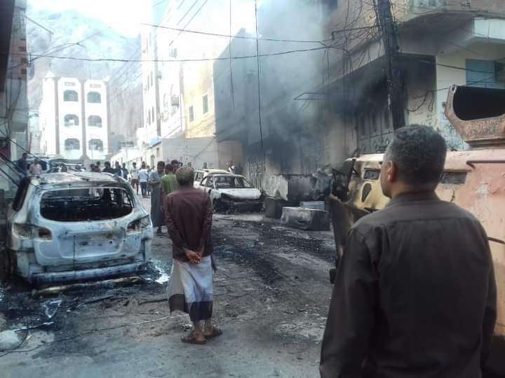 منع دخول البضائع والمواد الغذائية لكريتر لليوم الثالث على التوالي ماينذر بمجاعة وشيكة