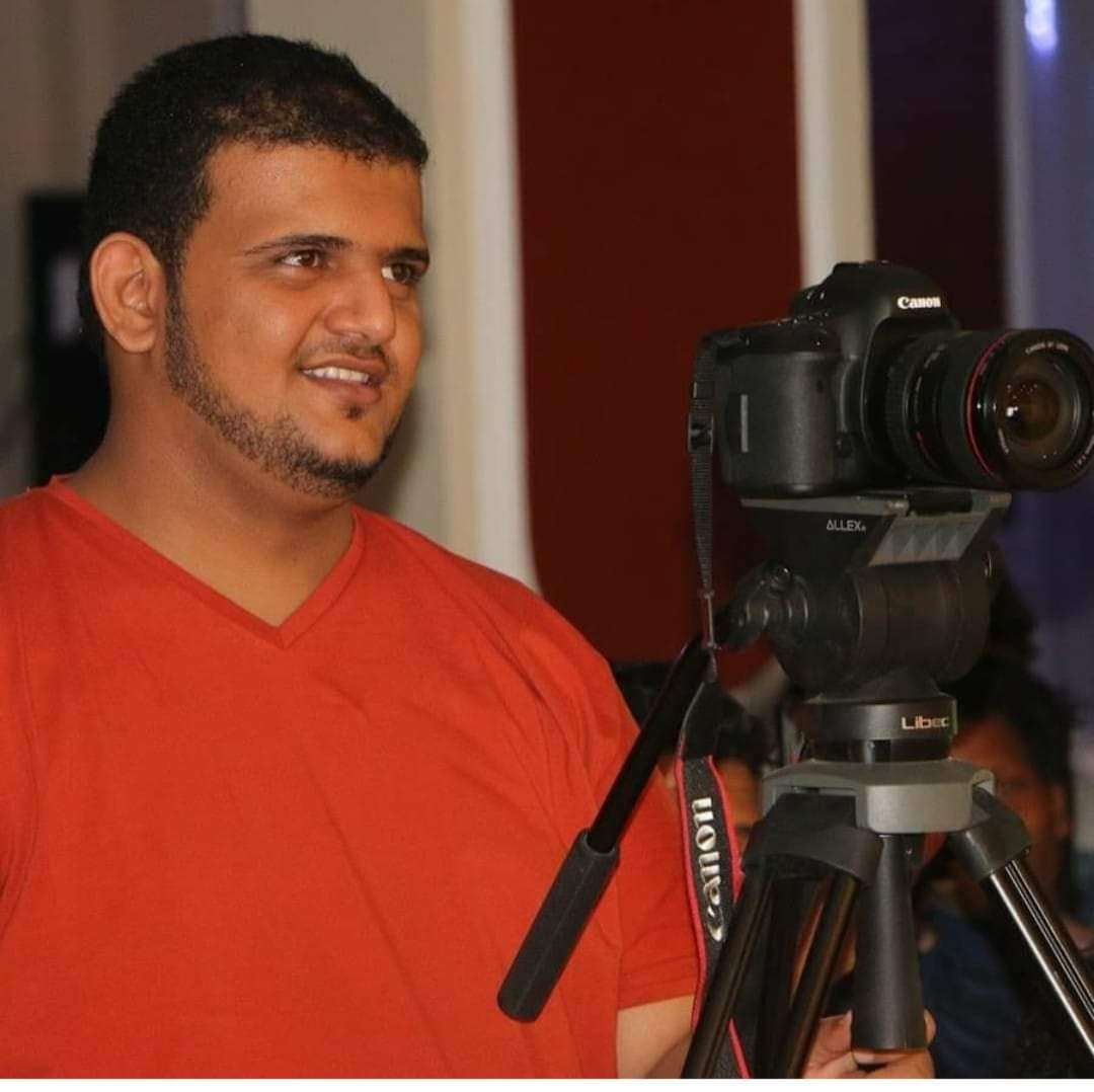 مستشار مدير امن عدن يكشف عن الشخص الذي تسبب باعتقال الاعلامي رافت رشاد