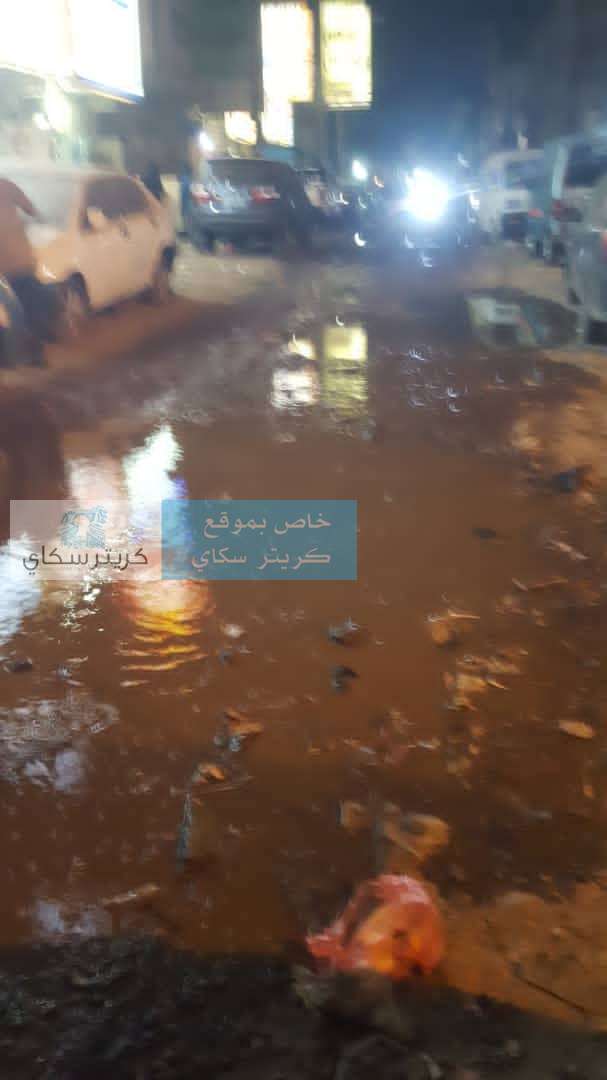 طفح مياه الصرف الصحي بأشهر شوارع الشيخ عثمان(صورة)
