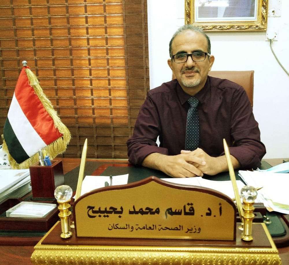 في زيارة مفاجئة.. وزير بالحكومة الشرعية يصل إلى منطقة قتال مشتعلة بمأرب