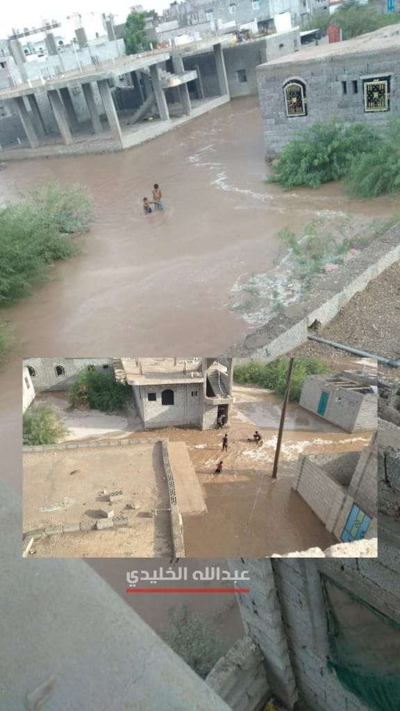 سيول جارفة تحاصر منازل المواطنين في لحج سيول جارفة تحاصر منازل المواطنين في لحج
