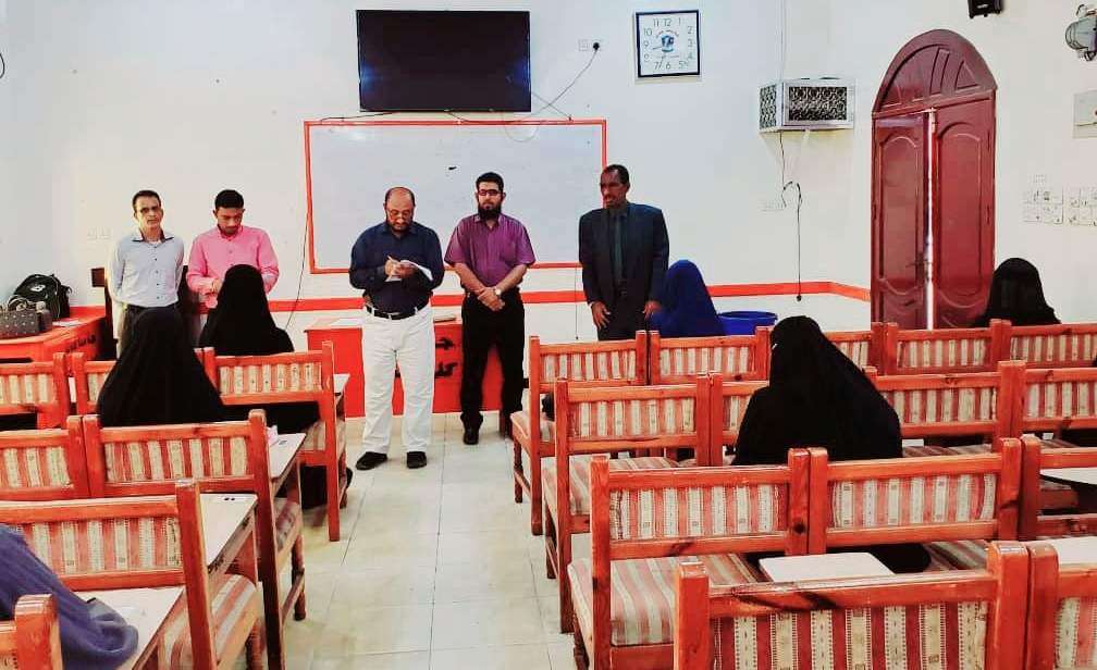 عدن .. كلية اللغات والترجمة تدشن امتحانات المفاضلة لبرنامج الماجستير