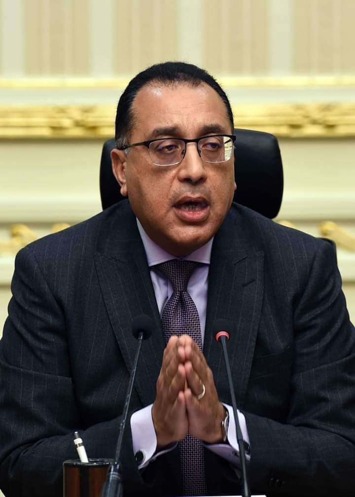 رئيس الوزراء يستقبل نظيره اليمني بمطار القاهرة رئيس الوزراء يستقبل نظيره اليمني بمطار القاهرة