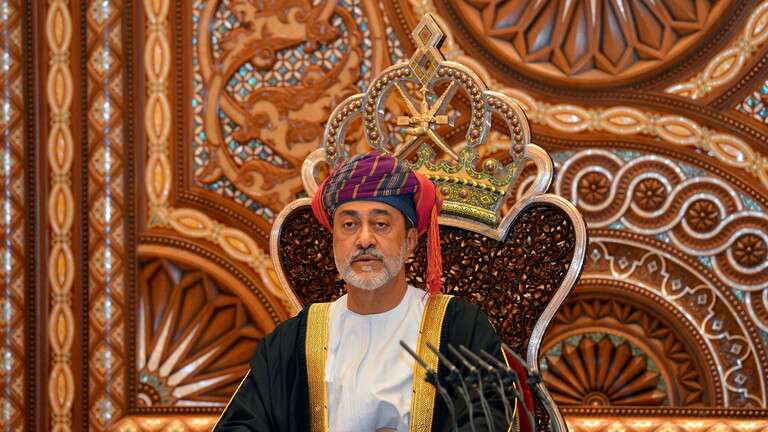 سلطان عمان يعزي العاهل السعودي سلطان عمان يعزي العاهل السعودي