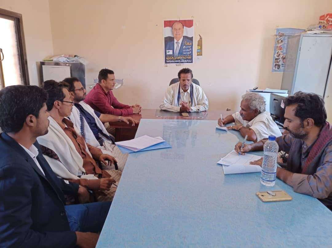 تنفيذي مديرية الطلح بشبوة يعقد إجتماعاً استثنائياً لمناقشة أوضاع المديرية الإدارية والأمنية. تنفيذي مديرية الطلح بشبوة يعقد إجتماعاً استثنائياً لمناقشة أوضاع المديرية الإدارية والأمنية.