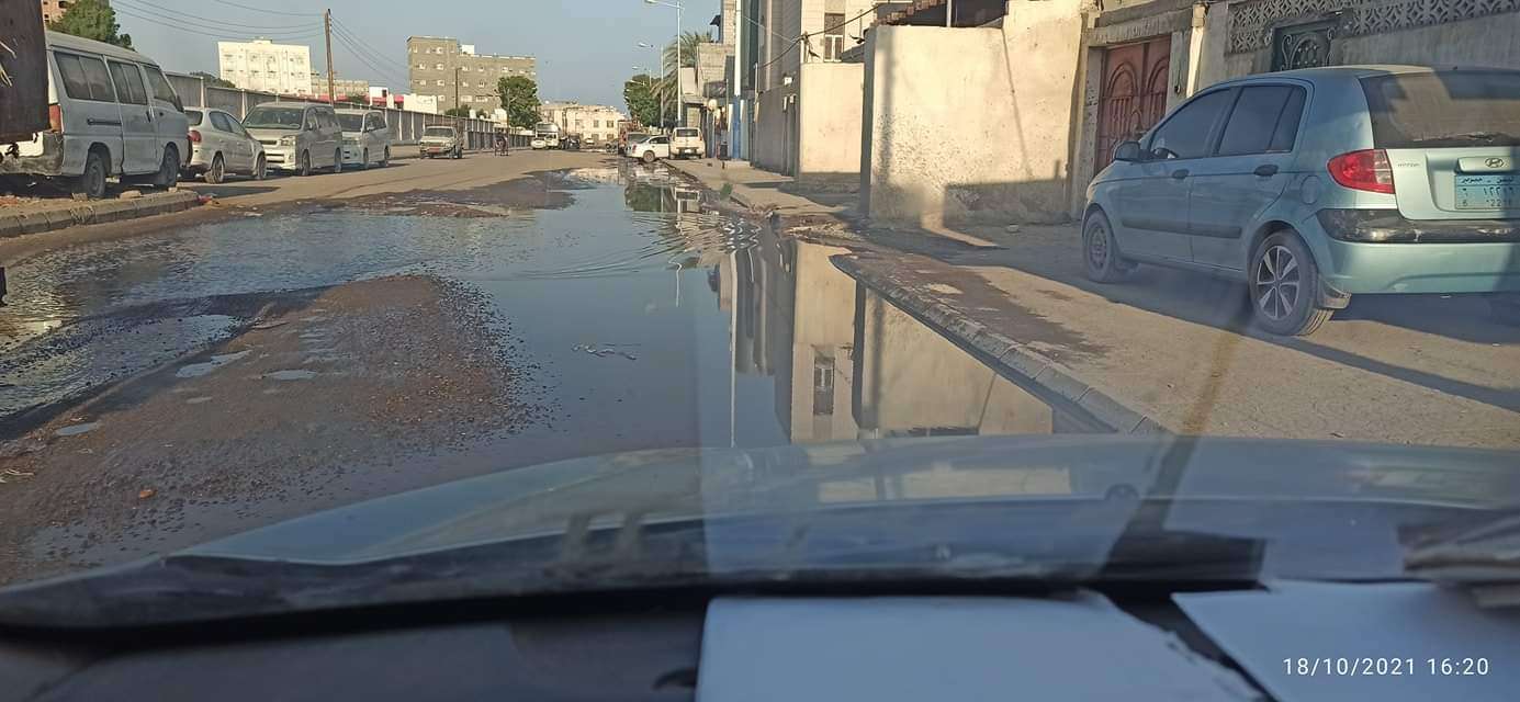 مياه الصرف الصحي تحاصر منازل المواطنين في المنصورة(صور )