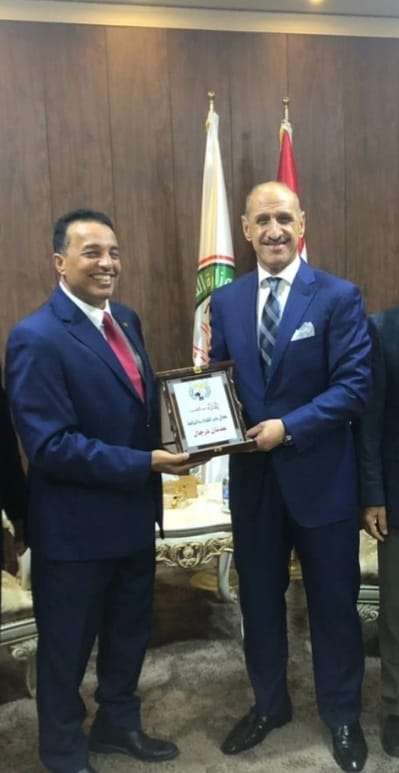نعمان شاهر يكرم وزير الشباب والرياضة العراقي كابتن عدنان درجال