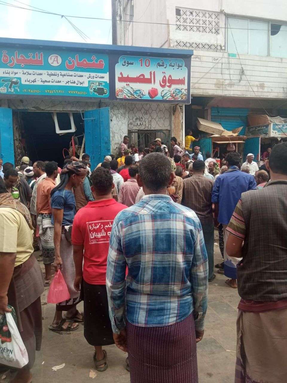 عقب إغلاق السوق.. أزمة اسماك في الشيخ عثمان