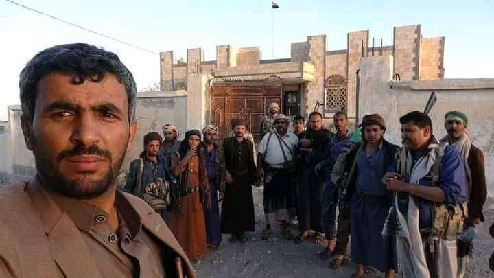 شاهد أول صورة لسيطرة جماعة الحوثي على مديرية جبل مراد