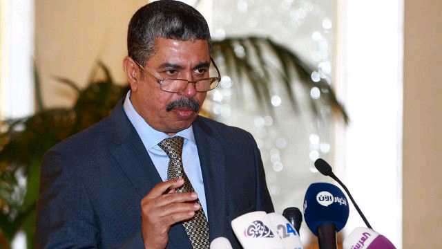 صدور قرار جمهوري بتعيين خالد بحاح بهذا المنصب