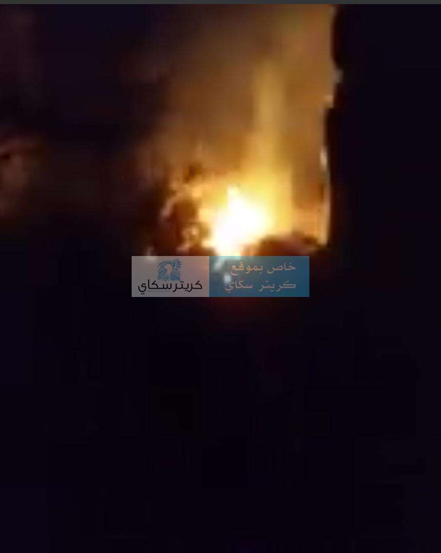 عاجل: شاهد صورة أولية..قذائف الحوثي تحرق منزل في تعز
