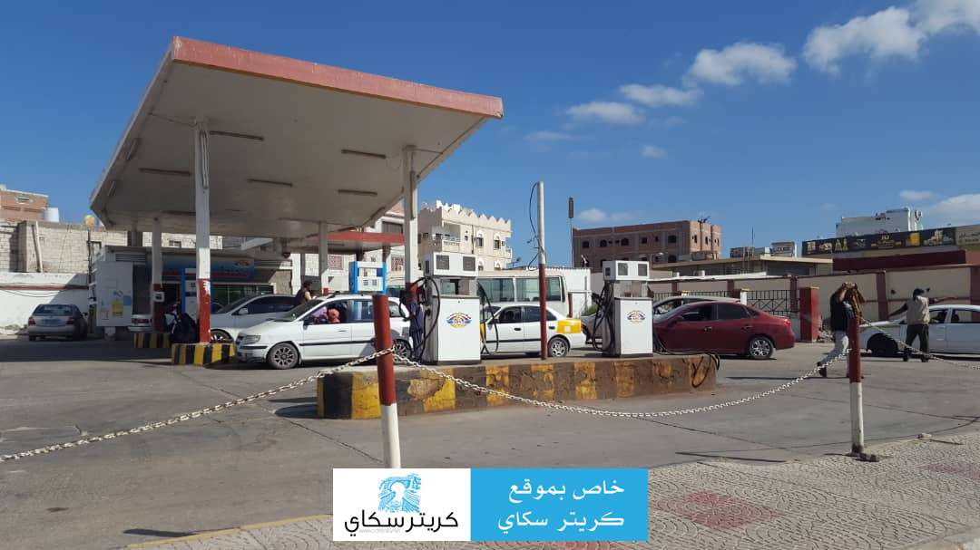 ضخ كميات من البنزين الى الاسواق المحلية بعدن(صورة)
