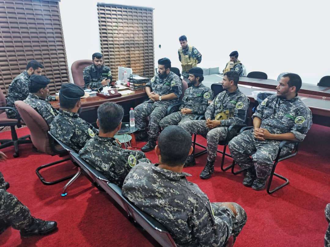 بن عفيف يشدد على رفع الجاهزية في كافة المنشآت الحكومية