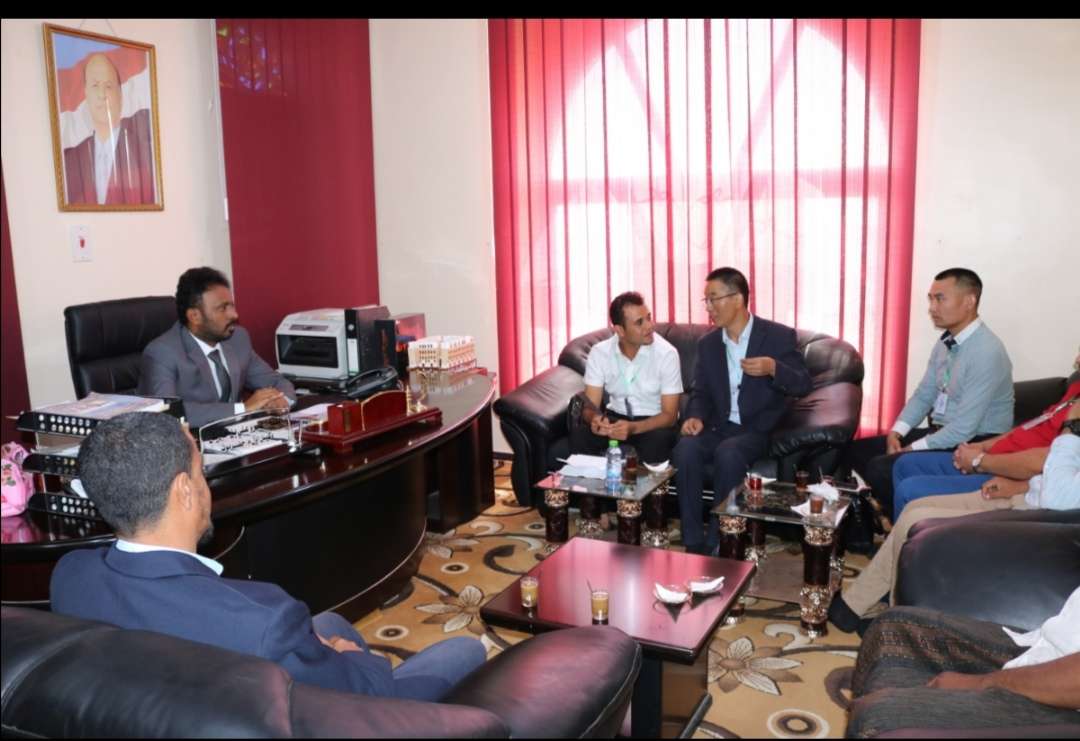 وكيل أول حضرموت يرحب بالاستثمارات الصينية في مجال التعدين والقطاعات الأخرى