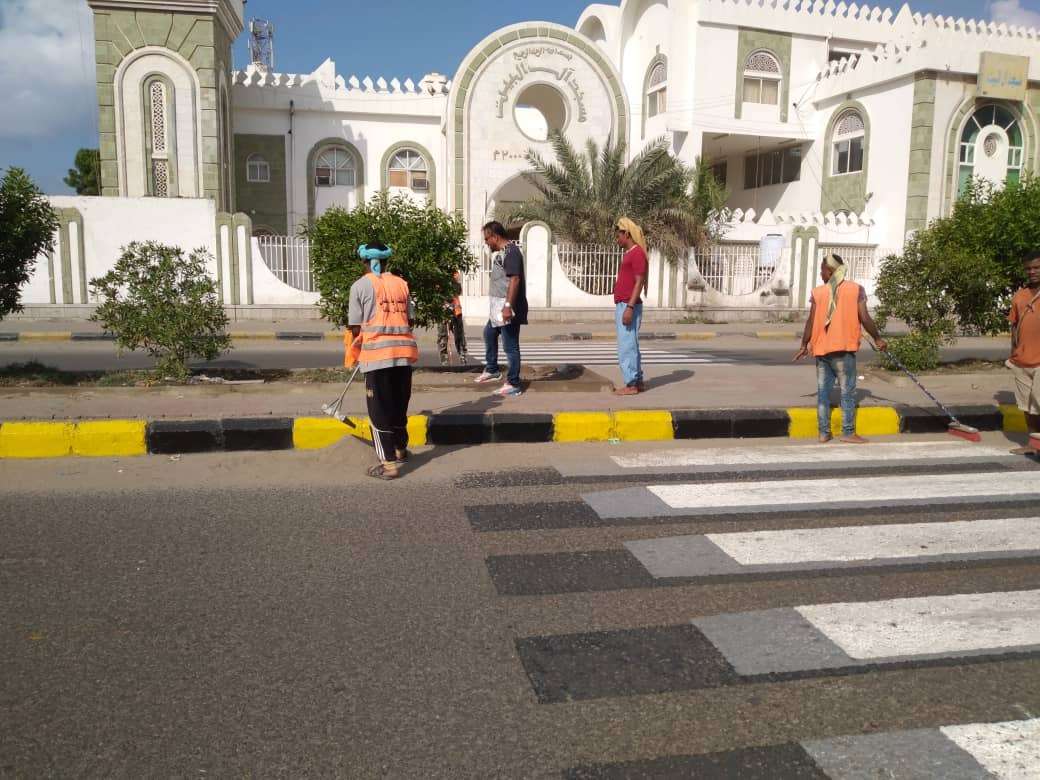 خورمكسر تشهد حملات مكثفه في النظافة والتشجير وطلاء البندورات