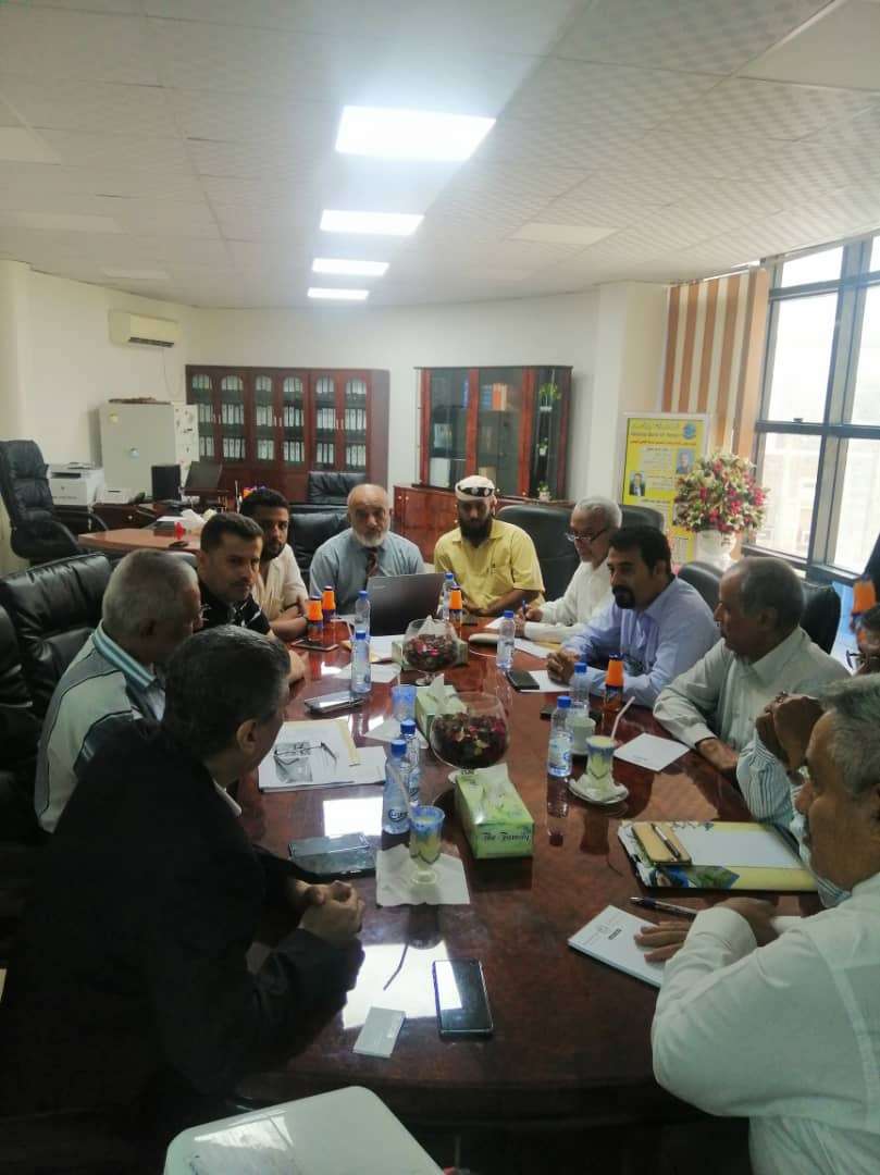 مجلس إدارة البنك الأهلي والغرفة التجارية يشيدان بمشروع شركة المجد لمواد البناء الحديثة